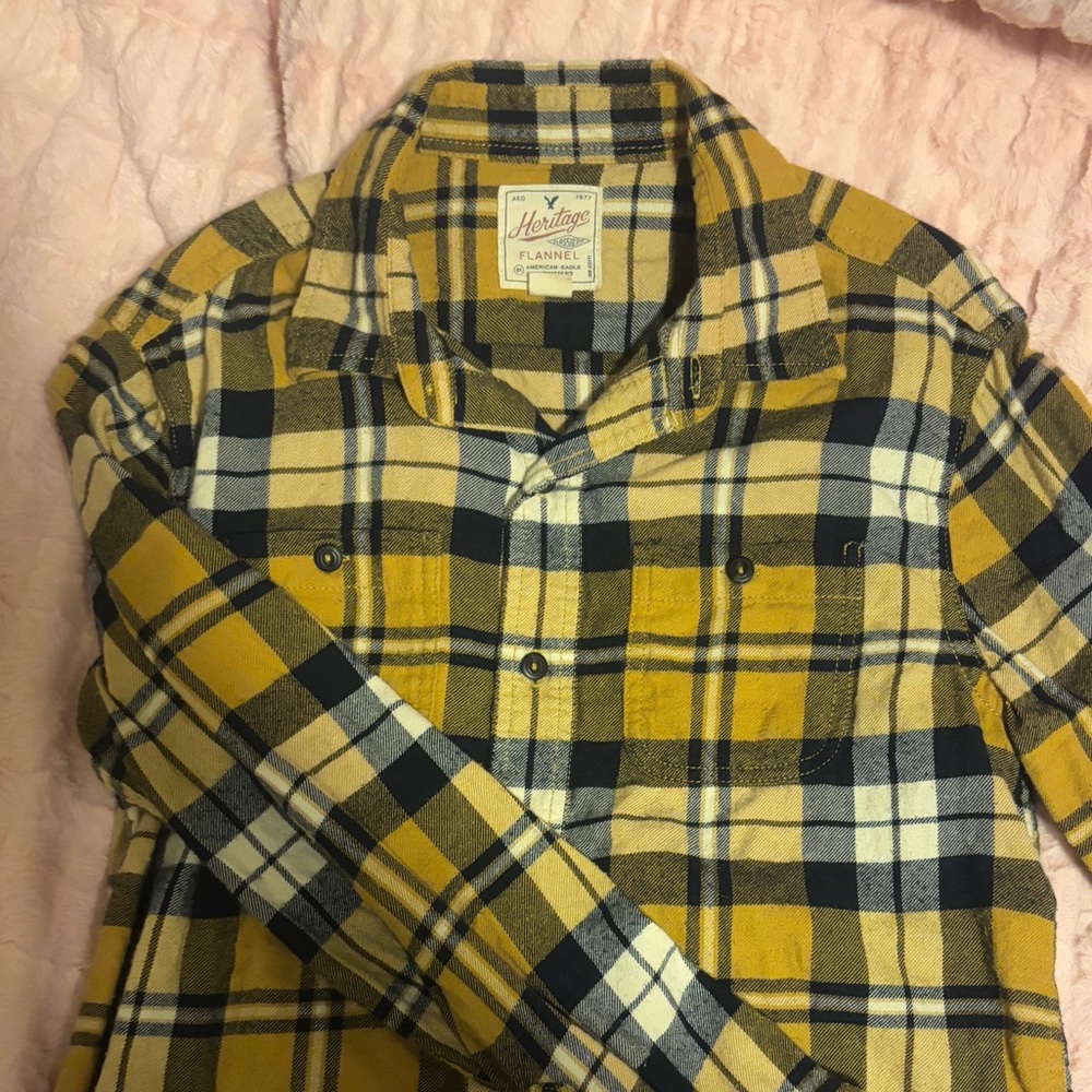 Heritage American Eagle Outfitters yellow plaid flannel